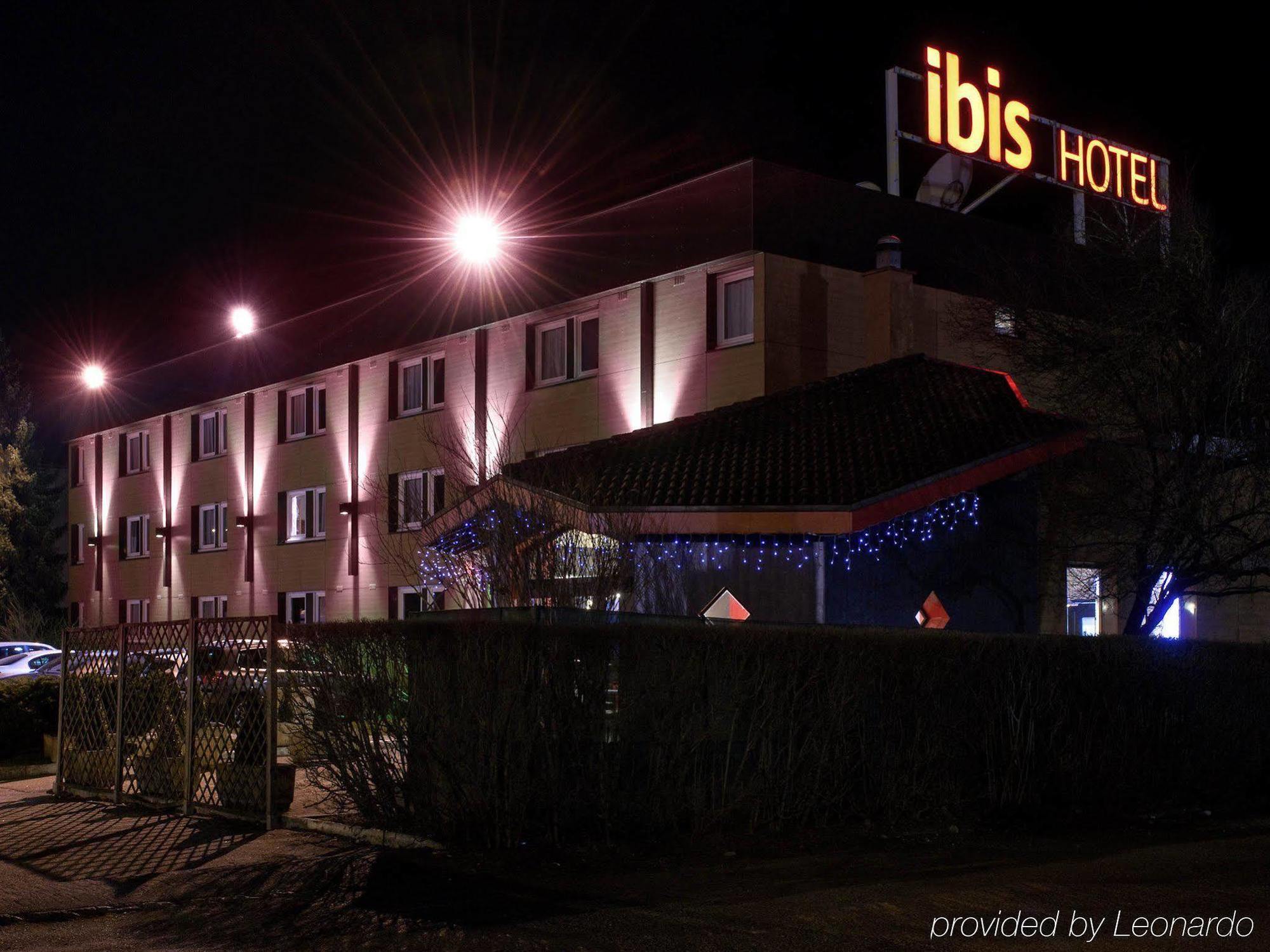 Готель Ibis Sallanches Porte Du Montblanc Екстер'єр фото